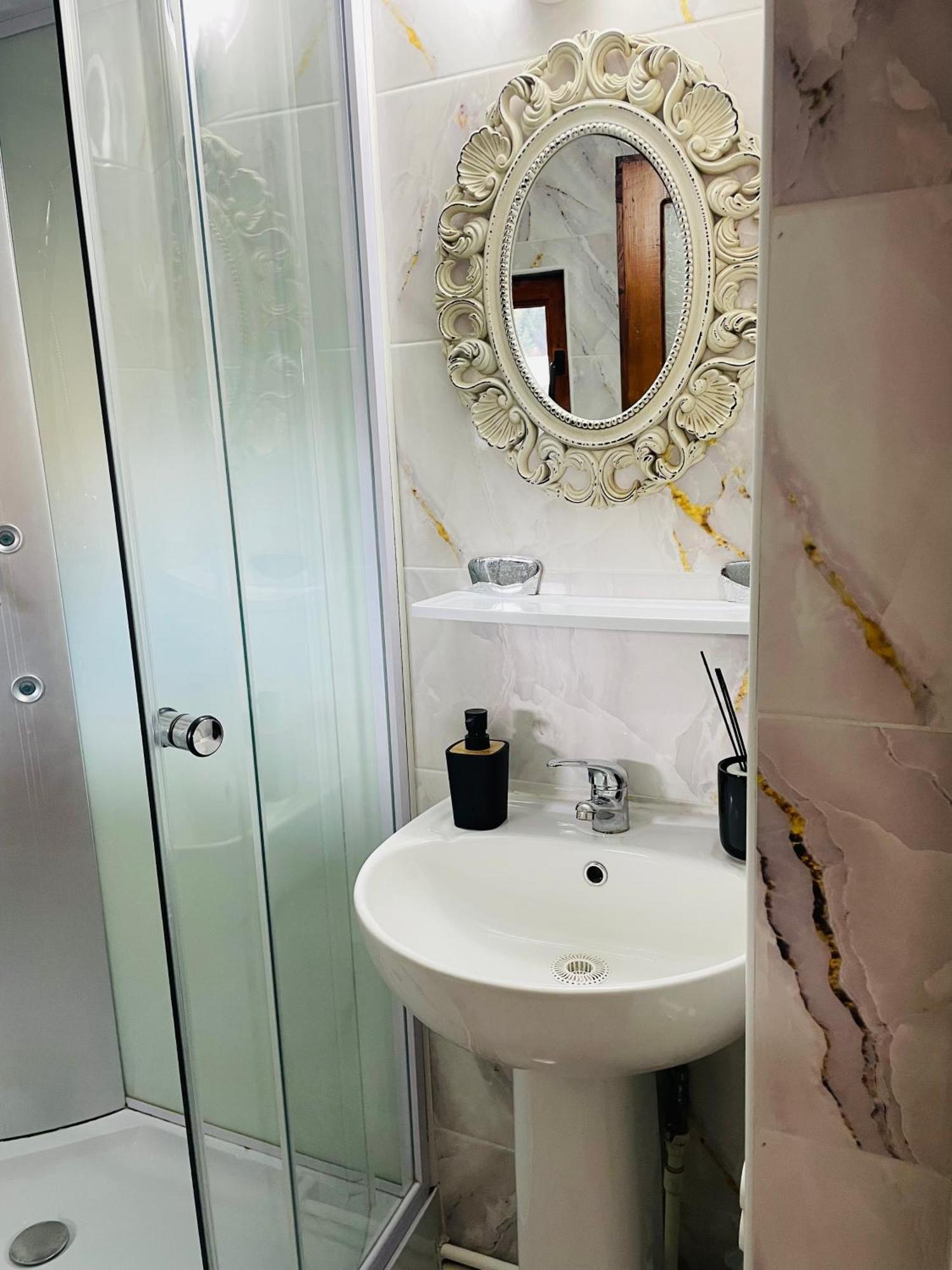 Casamaria Hotel Slanic Moldova Ngoại thất bức ảnh