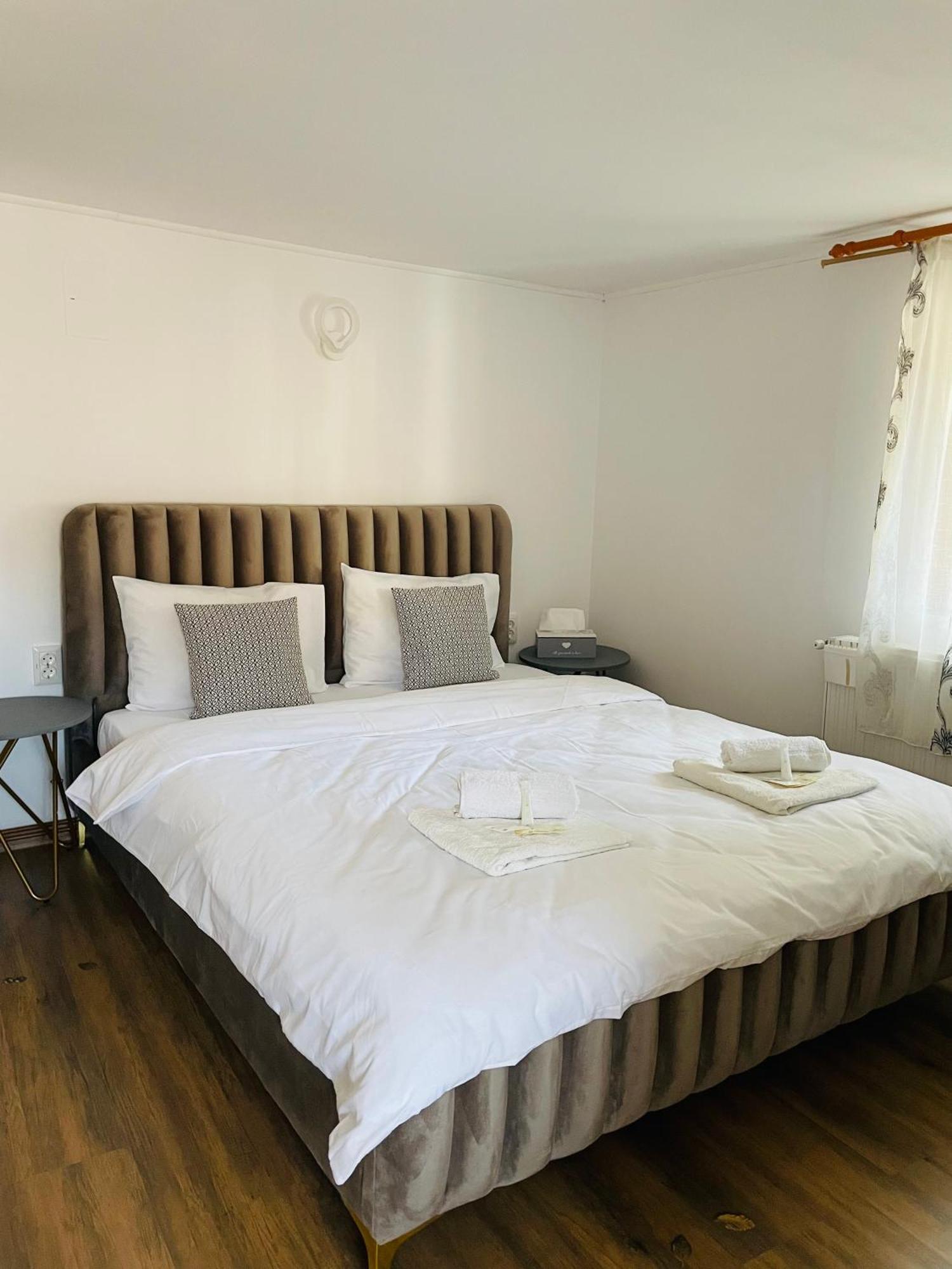 Casamaria Hotel Slanic Moldova Ngoại thất bức ảnh