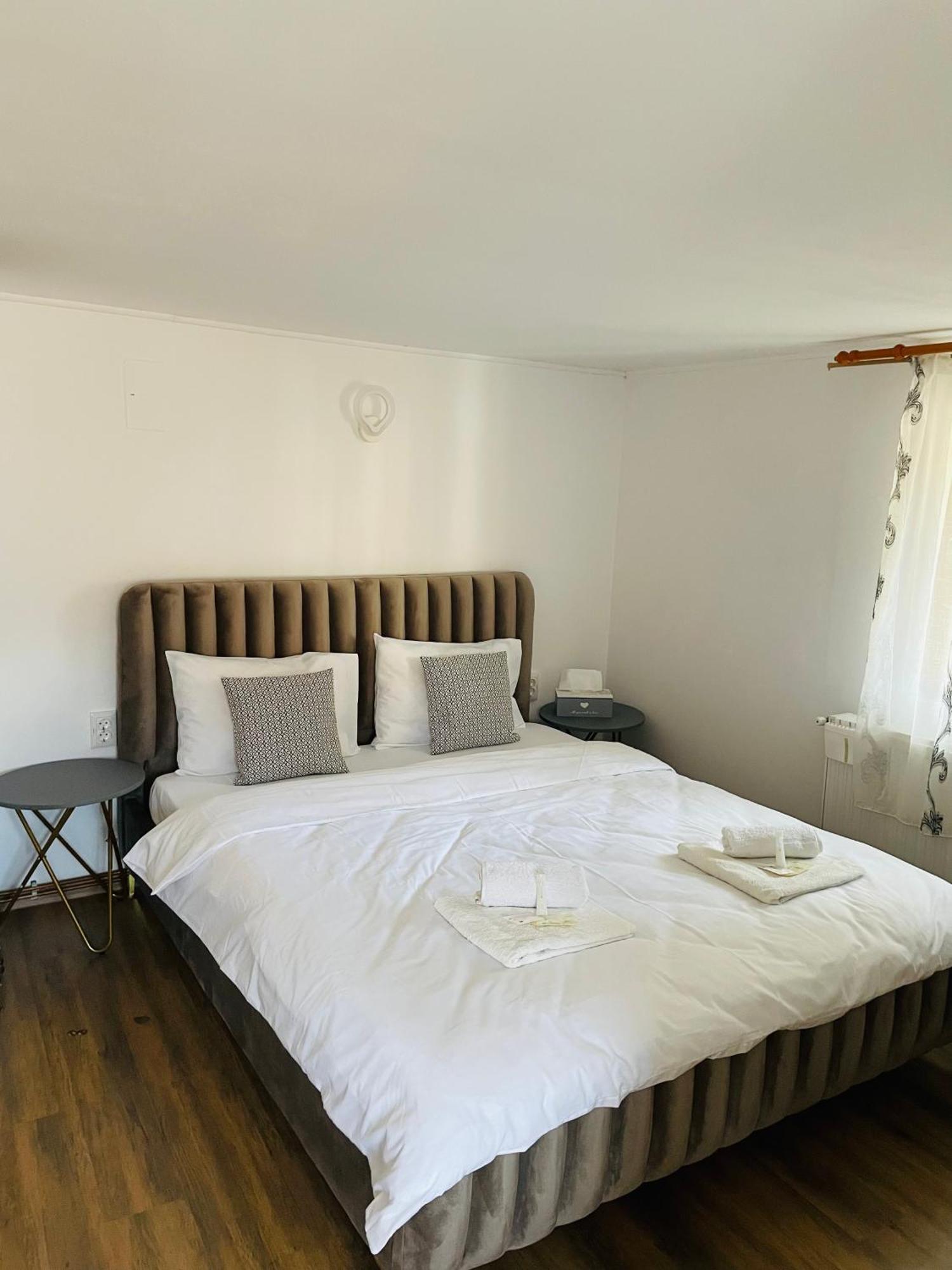 Casamaria Hotel Slanic Moldova Ngoại thất bức ảnh