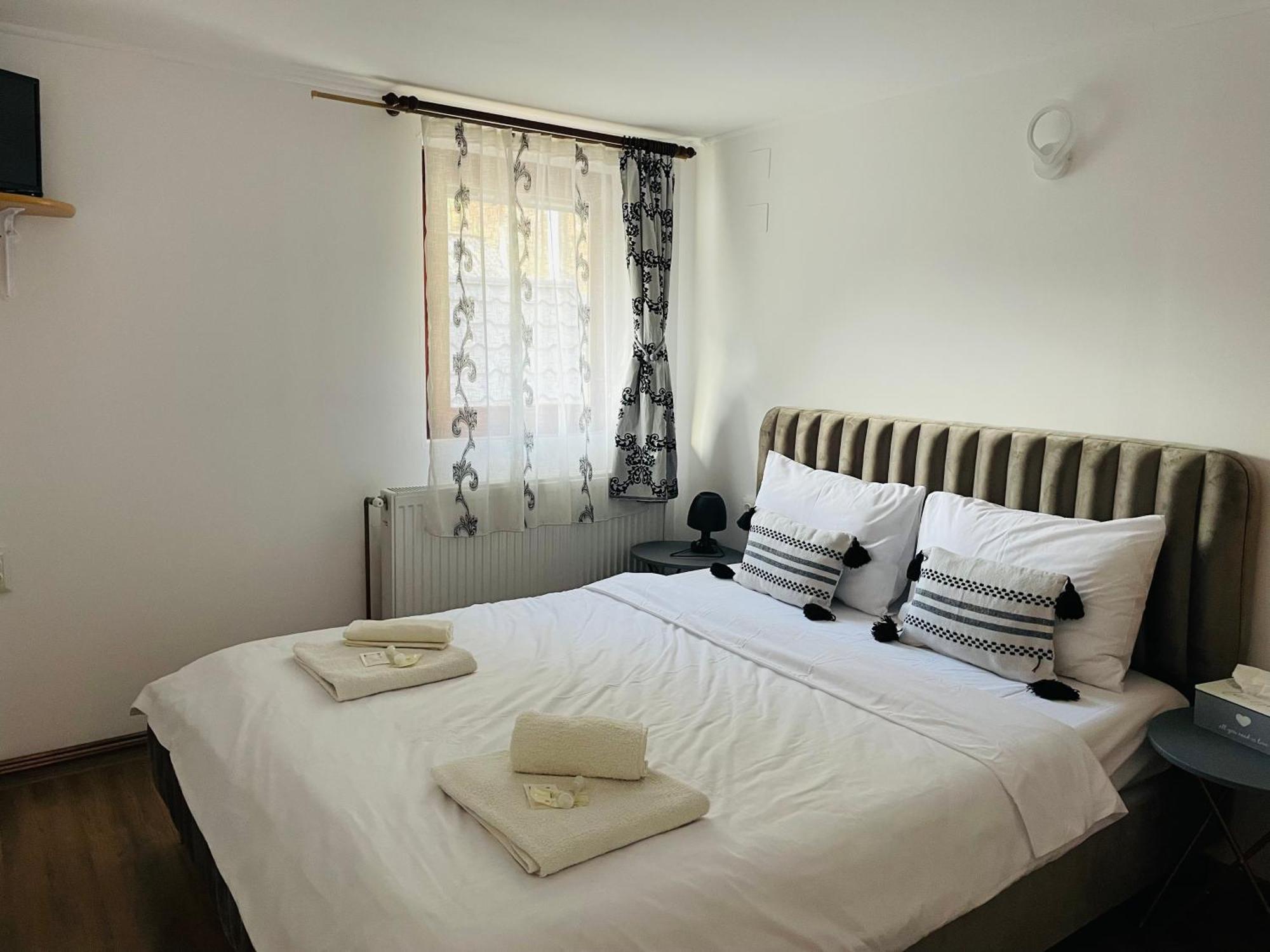 Casamaria Hotel Slanic Moldova Ngoại thất bức ảnh